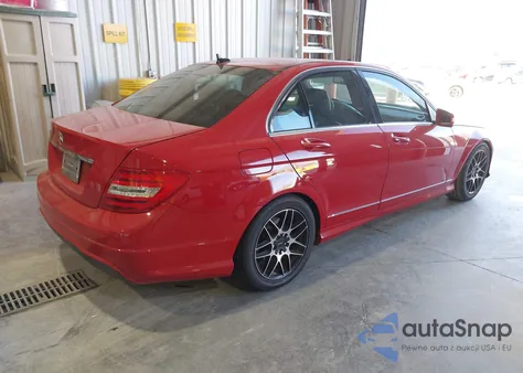 2013 Mercedes-Benz C 250 Sport from USA, damaged, VIN WDDGF4HB4DR261312